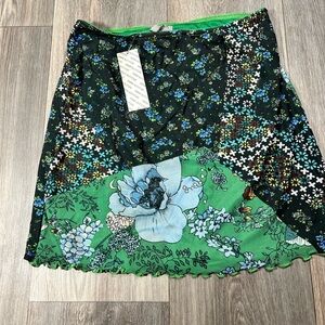 Women’s Urban Outfitters Botanical Skirt Sz M NWT